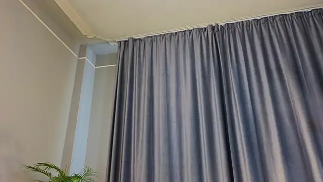 anna_carters (F young) - Can i lick my finger close to camera?