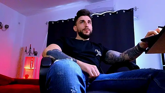 mightyaaron66 (M young) - 𖤐🔥 parTy Time ,House parTy  !  💨𖤐