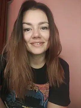 Webcam Model (KrissSexi)  is live.Free join now!