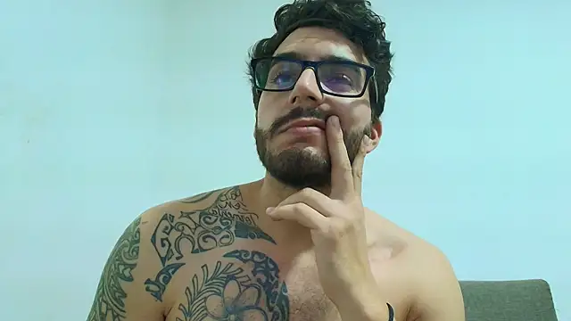 thomas_gun - Thomas_gun's free webcam - UK Sex Cams