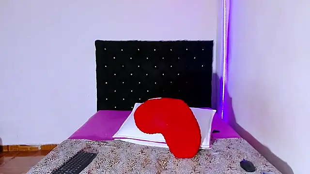 valen_colombian69 live sex cam