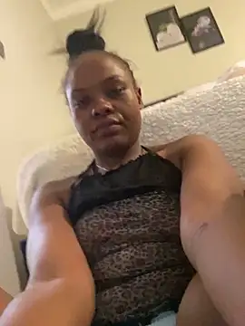 Webcam Model (Dellah27)  is live.Free join now!