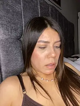 Webcam Model (martina_contreras)  is live.Free join now!