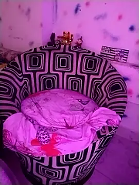 Preview of themaykiin18