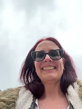 natakitten (F milf) - Bra off, pinch nips, LT🎥