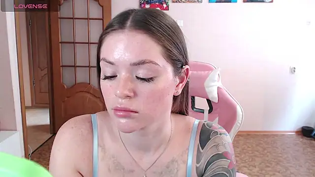 miaacatt Live Webcam on Stripchat