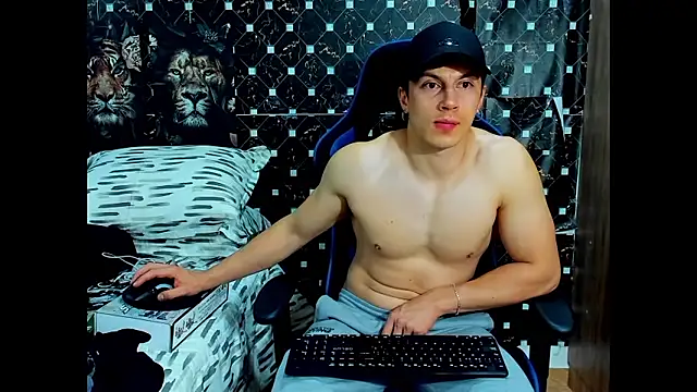 javiersexymann - Javiersexymann's free webcam - UK Sex Cams