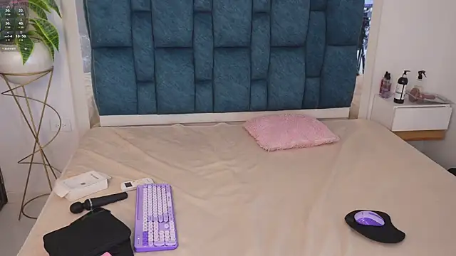 Anais_aradia live cam profile