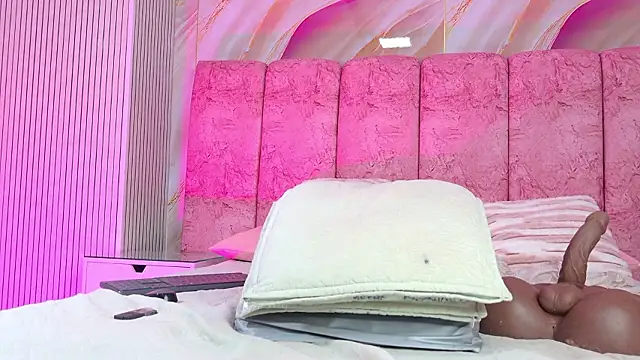 emmacurvy - Emmacurvy's free webcam - UK Sex Cams