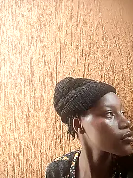 Webcam Model (Petite_li)  is live.Free join now!