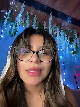 lily_candy_x (F teen) - Riding dildo + squit