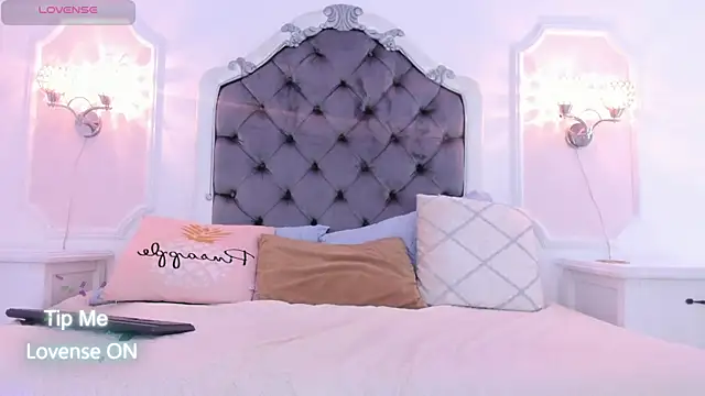 kendallspears_1 (T teen) - RED ASS