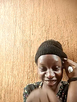 Webcam Model (Petite_li)  is live.Free join now!