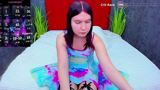 sabrinalee (T young) - Strip and anal for 5 mins