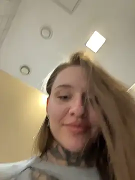 kishamur (F young) - Naked closeup show