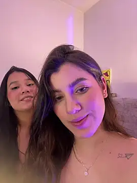 aritoo_ (F young) - KISS FRENCH WITH SALIVA IN NAKED