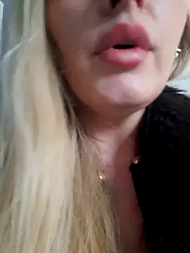 dirtyfeelin (F young) - Suck my big tits on the bus🍒🚎🥵