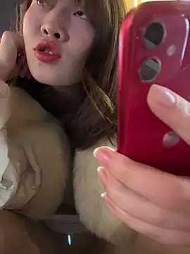 美女littleqiu在线直播