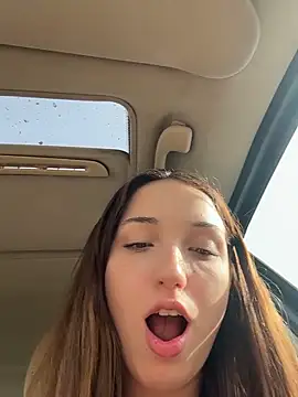 dollytall (F young) - Destroy my tiny pussy with 2 fingers