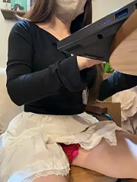 linh_2004 (F young) - Make me cum orgasm at the coffee shop