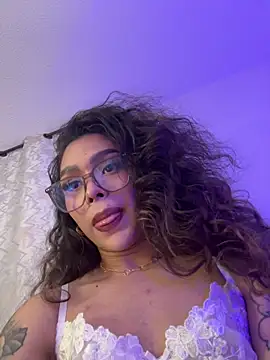 Samantha_Bernard... Live Webcam on Stripchat