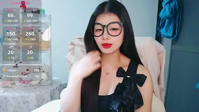 美女-XiaoYu-777在线直播