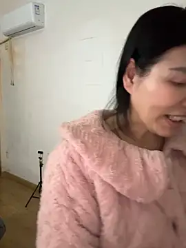 xiiuuff18 - Xiiuuff18's free webcam