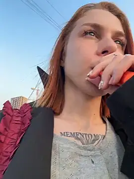 rosiesecret (F young) - Lick finger after pussy near sellers