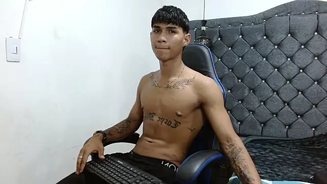 luka_big18 (M twink) - Cum show/ close transmissio😈