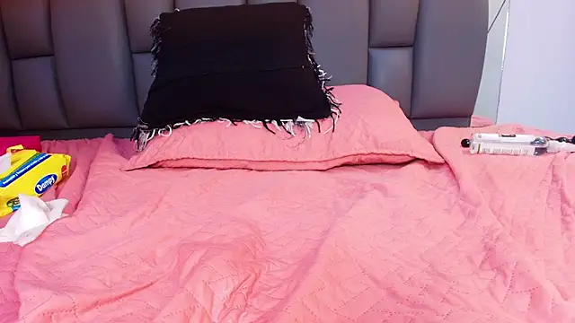 melany_roberts_ - Melany_roberts_'s free webcam - UK Sex Cams