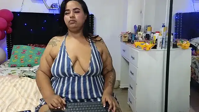 charlotte_077 - Charlotte_077's free webcam