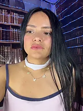 Webcam Model (AntonellaStorm_)  is live.Free join now!