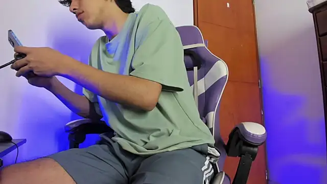 kamado_dsl (M twink) - NUDE ME 🍆👀