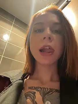 rosiesecret (F young) - Get naked under coat RISKY in shoe store