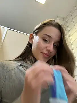 kishamur (F young) - Naked closeup show