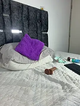 natasharuso (F young) - vibration toy pussy hot 😈