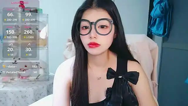 美女-XiaoYu-777在线直播