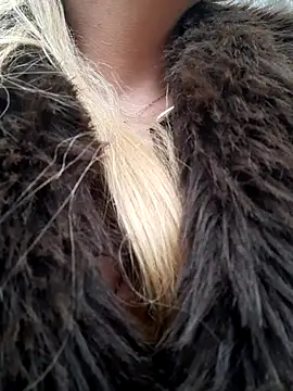 dirtyfeelin (F young) - Suck my big tits on the bus🍒🚎🥵