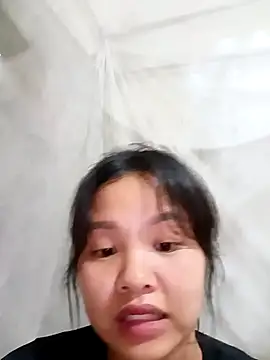 Webcam Model (Pretty-haert)  is live.Free join now!