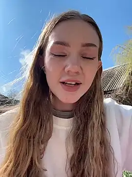 MilaMoone from StripChat is Freechat