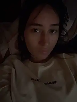 Webcam Model (RAKEL37)  is live.Free join now!