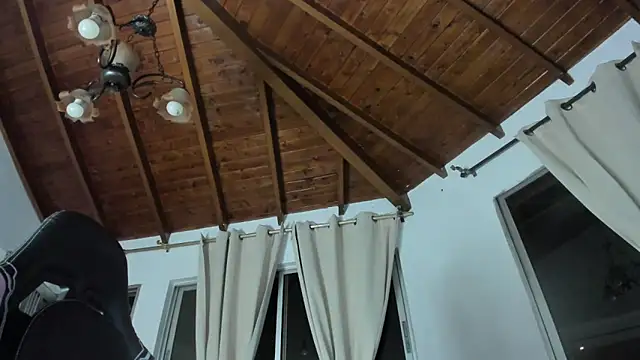 IsaFontanna's live cam