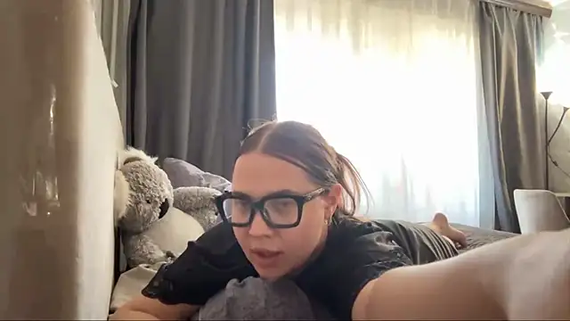 emely_cute (F young) - air kiss