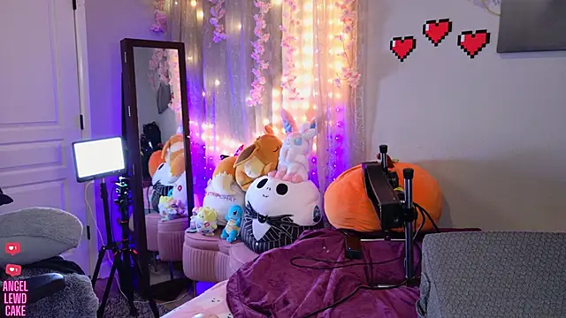 Angel-Lewd-Cake live cam profile