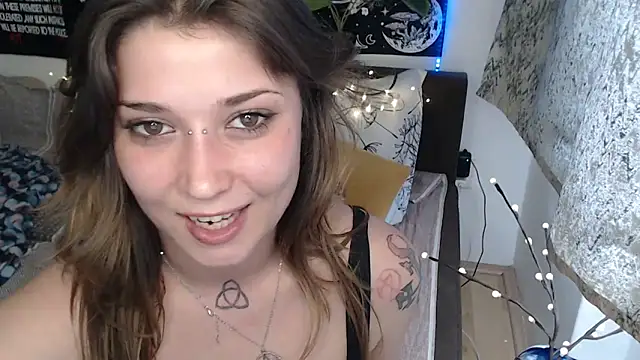 alienfortwenty - AlienforTwenty's free webcam