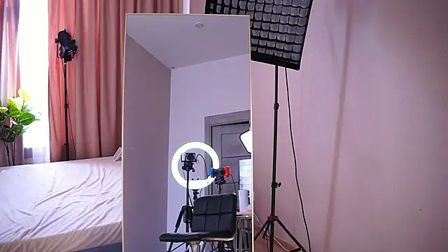 yokokoko_ (F young) - squeeze nipples