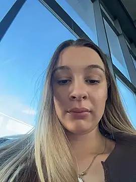 sashacatt (F young) - Masturbation completely naked 😈