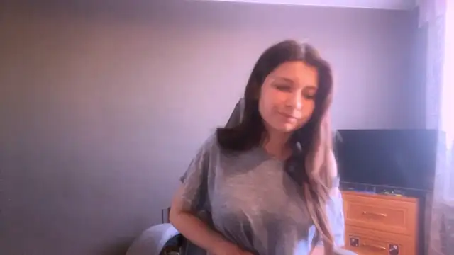 lunnabliss (F teen) - Show my legs, caress them