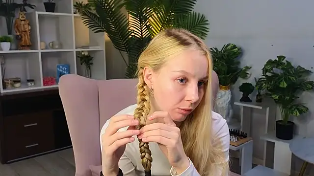 lishapelle - LishaPelle's free webcam