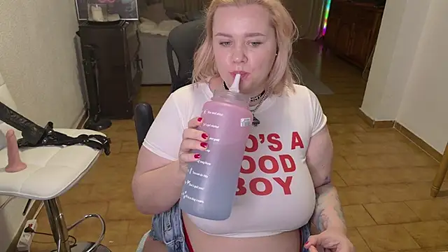 margotgrey (F milf) - show boobs